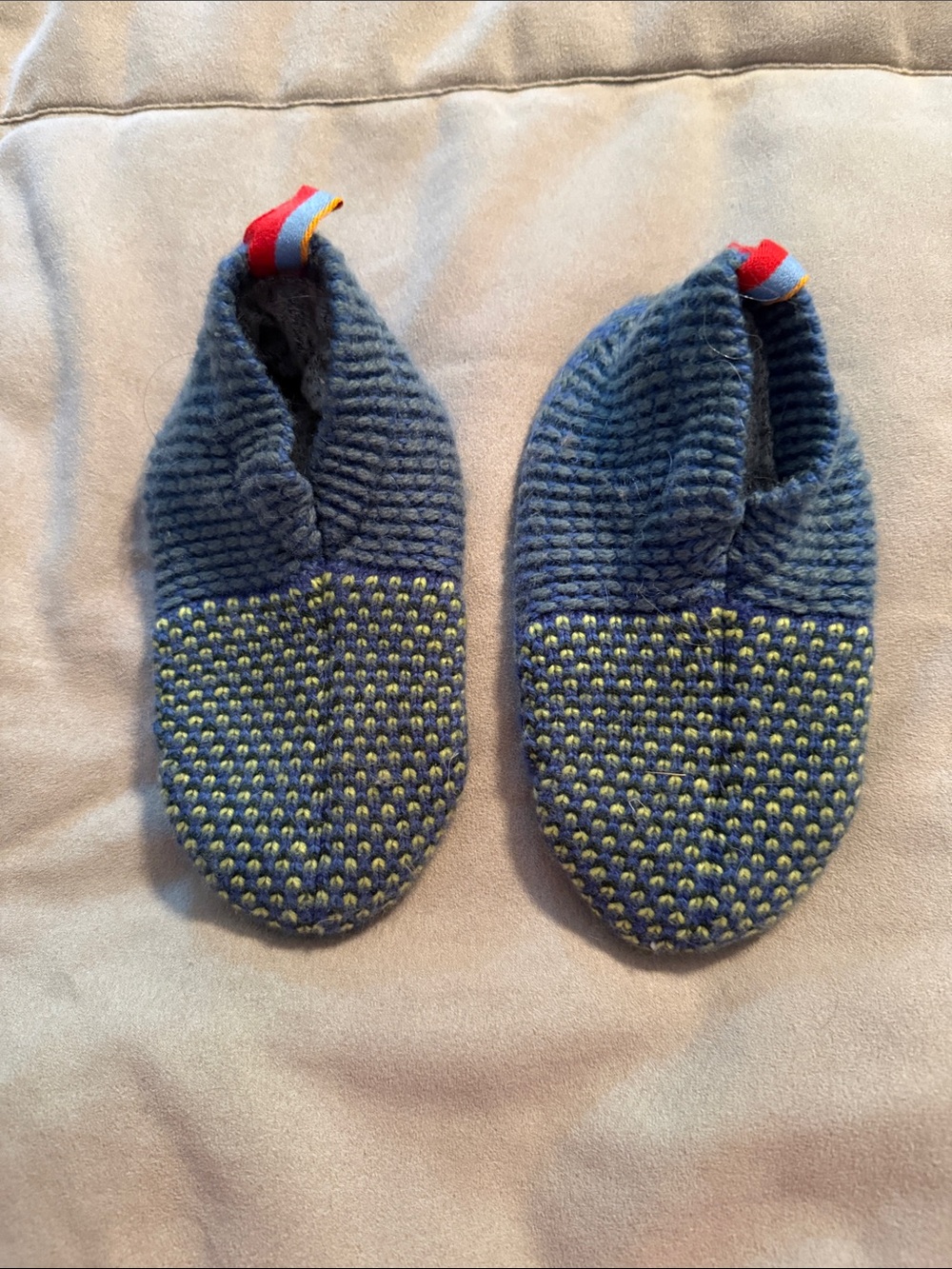 Bomba’s Kids No Slip Cozy Knitted Slipper Socks in Blue and Lime